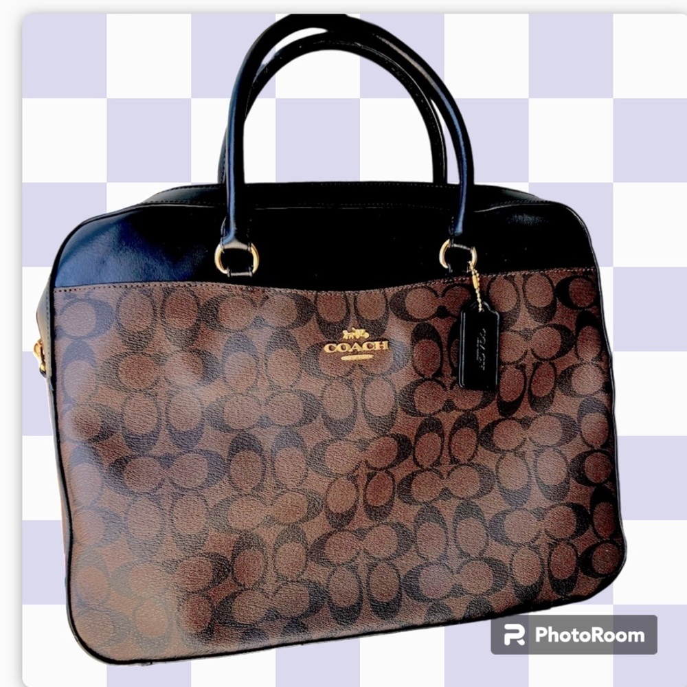 Coach nwt laptop bag logo design great quality classic design w/shoulder strap